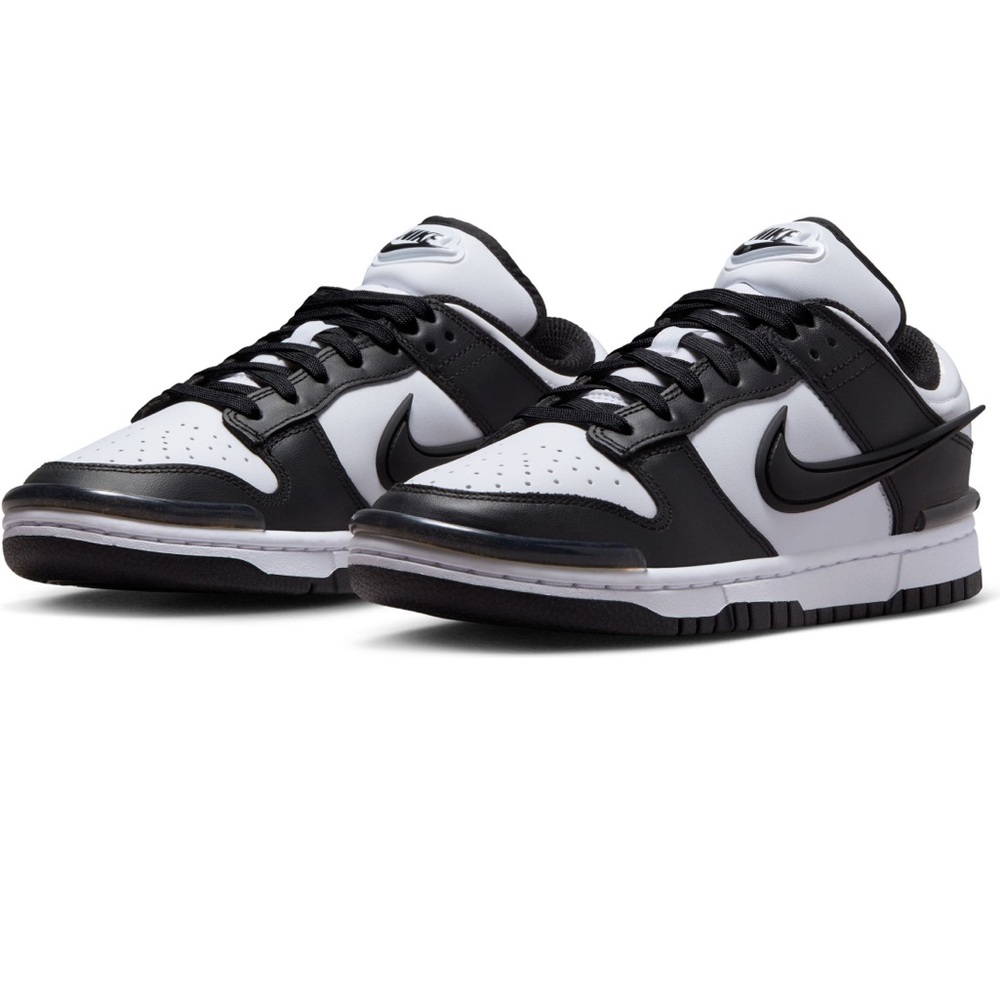 LIKE NEW! NIKE PANDA DUNKS TWIST!